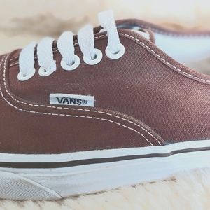 VANS UNISEX Womens Size 9 -Mens size 7.5 Tennis shoes Fake Shoe String Slip On